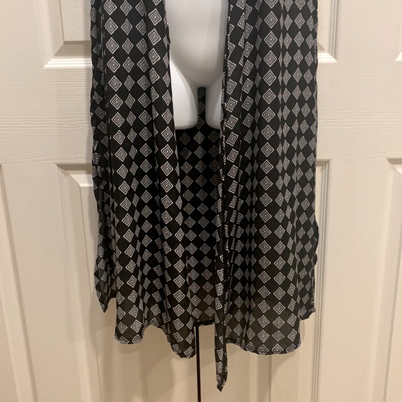 LuLaRoe “Joy” Cardigan ❤️New Listing❤️ - Picture 4 of 8
